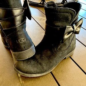 Ugg Girls Joanie Bow Ankle Boot Black Size 1